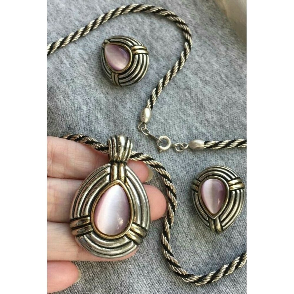 Pink cabochon rope necklace earrings set